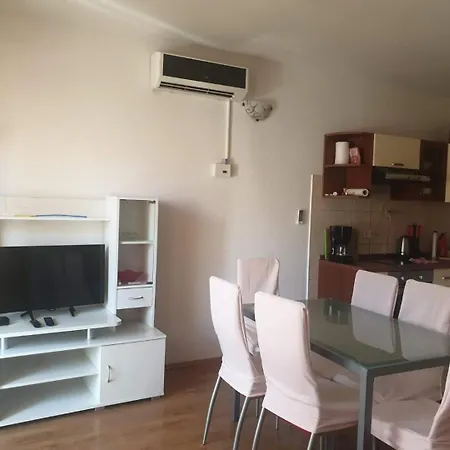 Guest house Sunny Near The Sandy *