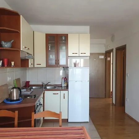 Guest house Sunny Near The Sandy Omis