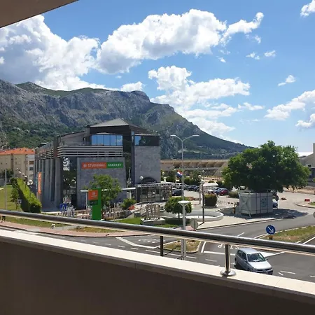 Sunny Near The Sandy Omis
